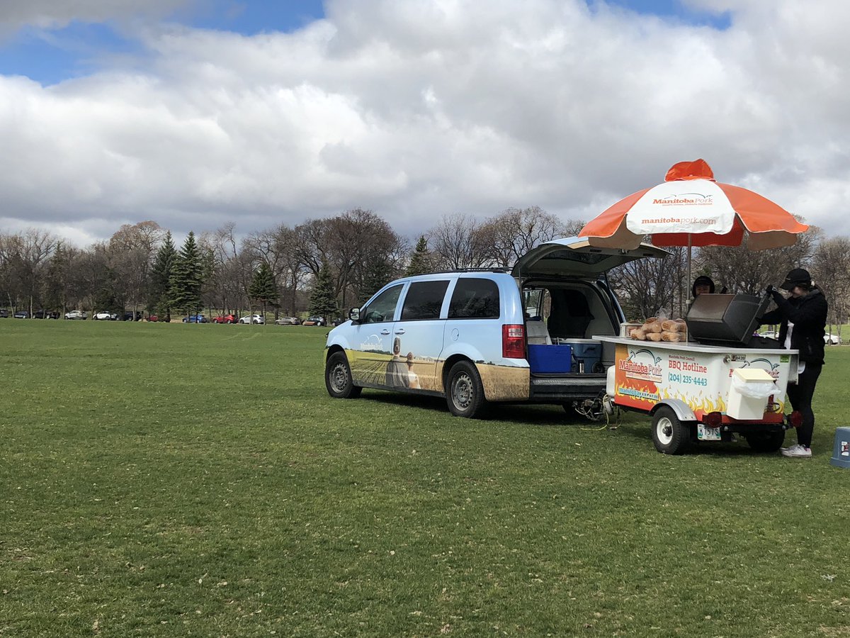 StepsforLifeWpg's tweet photo. Thank you Manitoba Pork for bringing hot food on a cold day at @StepsforLifeWpg! https://t.co/faOIaORyLy