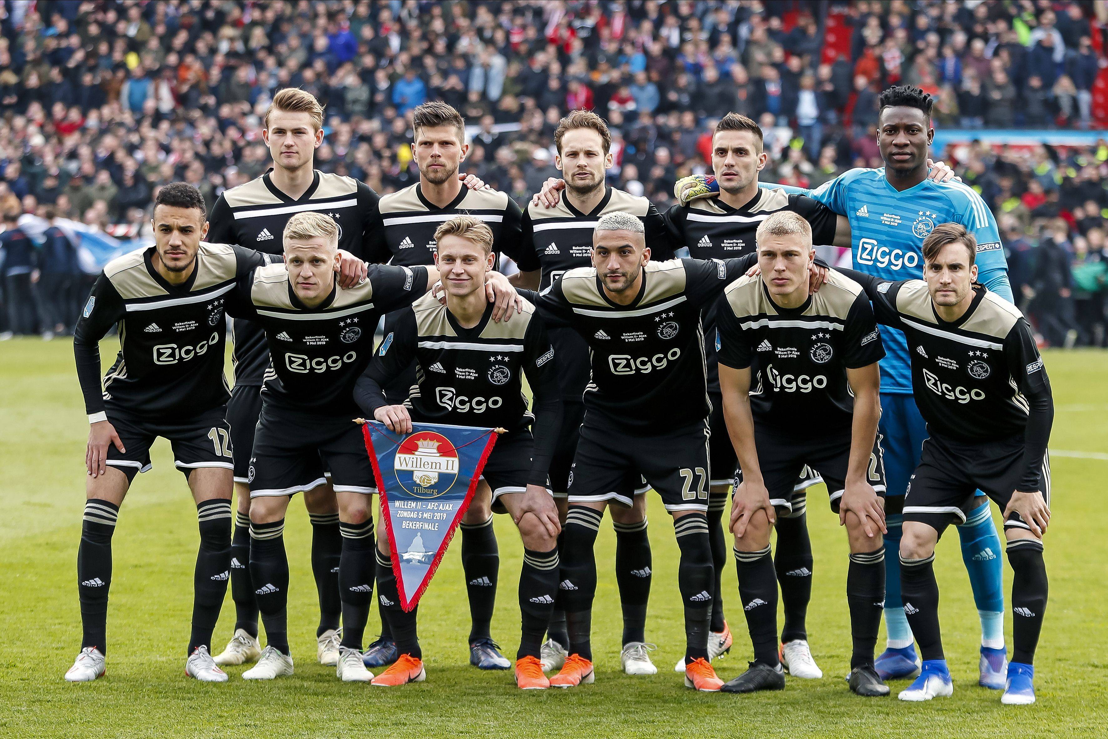 verbergen Reden In beweging Squawka Live on Twitter: "38': ⚽️ Daley Blind 🅰️ Dušan Tadić 40': ⚽️  Klass-Jan Huntelaar 🅰️ Hakim Ziyech Ajax lead 2-0 against Willem II after  45 minutes in the KNVB Beker final.