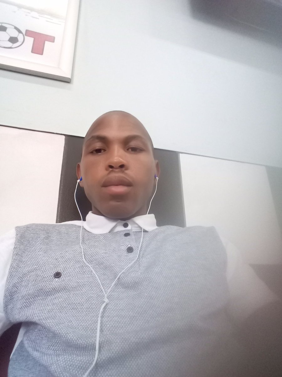 #uMjoloWithAzola
Hope I'm not later