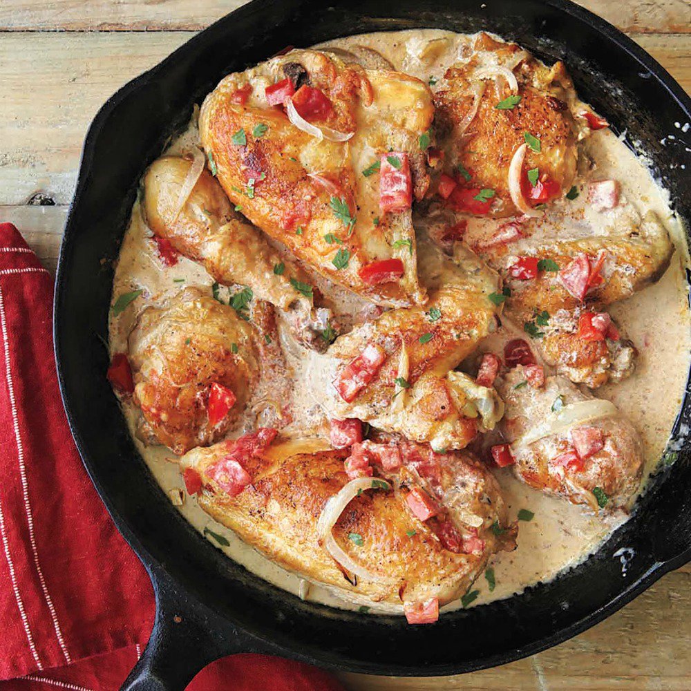 Pollo en Crema: Simple, homey, lightly spicy chicken in chipotle cream sauce for #dinner. Comforting, saucy chicken dish is perfect over hot cooked rice, quinoa or wide egg noodles.
bit.ly/2VgFUHb
#shockinglydelicious
<a href="/MelissasProduce/">Melissa's Produce</a>
#cincodemayo