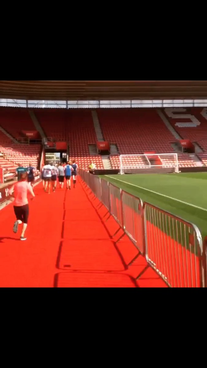 AidanGrounds's tweet image. Also, #southampton really has so many treasures: from running across #itchenbridge (twice), through the city’s beautiful parks, down The Avenue, and finishing in #GuildhallSqaure home of #NSTCity But the highlight was running through the home of @SouthamptonFC
