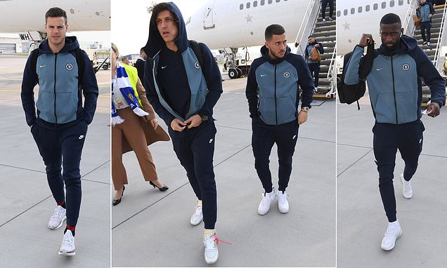 Chelsea squad arrive in Prague  