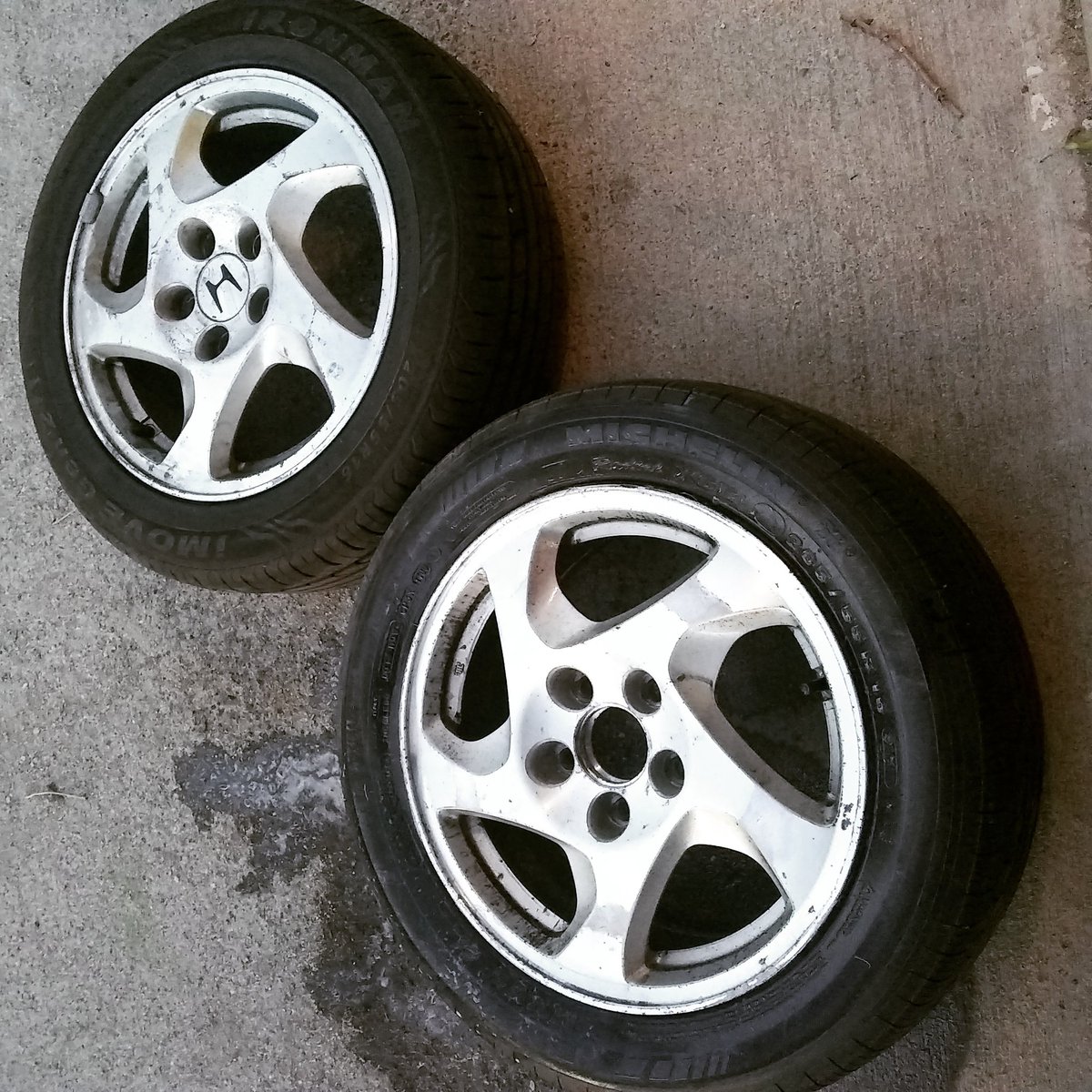 MyCarDIY's tweet photo. And so begins our wheel restoration!
#AcidDragon
#SickSpeed sponsoredΒ
#Honda #Prelude #BB6 #H22A #PreludeNation #5thgenprelude #LudeBehavior #HondaLove #HondaDaily #HondaNation #VTEC #VTECclub #JDM #Slammed https://t.co/O3j0AWKoOC