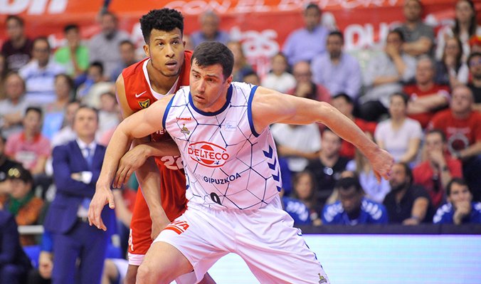 gipuzkoabasket's tweet photo. Partidazo del #DeltecoGBC, que se lleva una victoria que vale oro para salir del descenso (61-74). 

https://t.co/FDfHqiRFNf https://t.co/I7zwIDYHkK