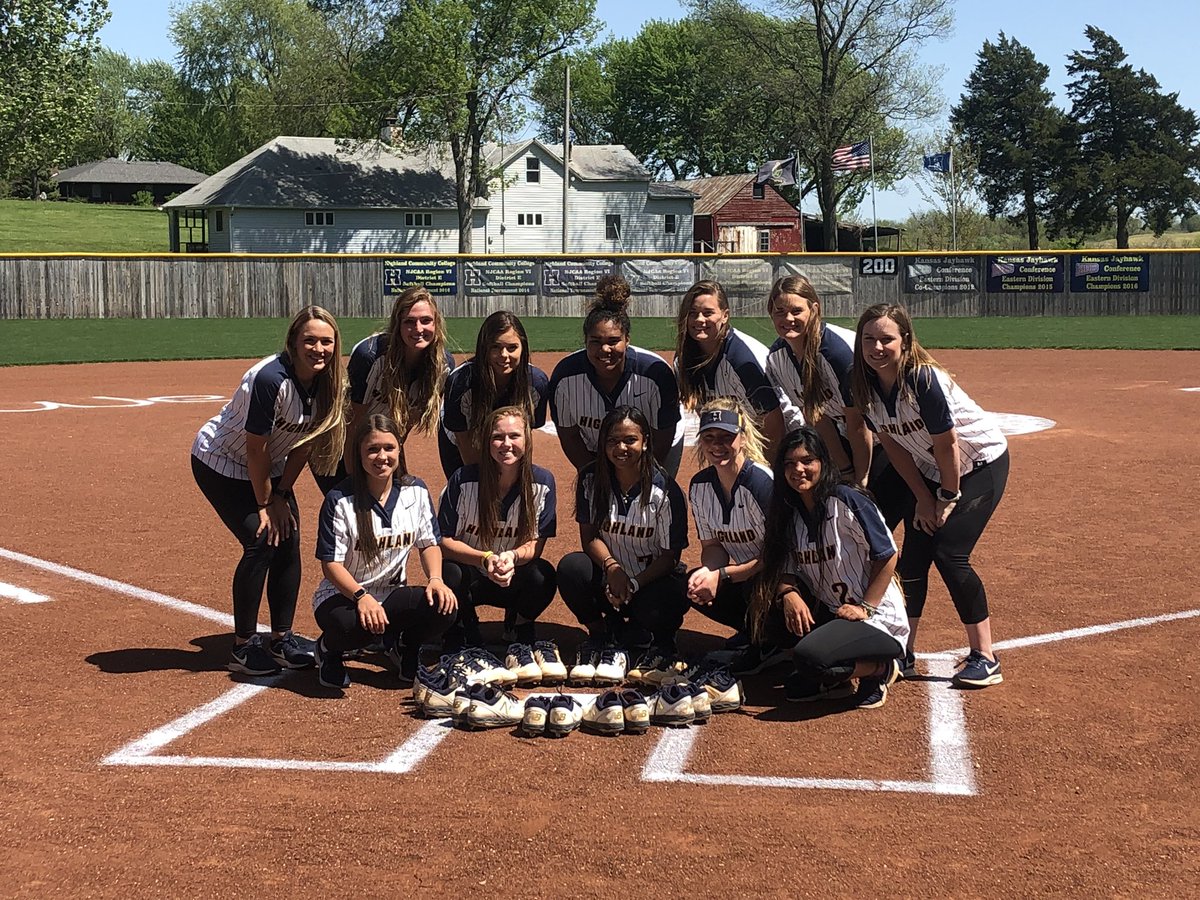 HCCscotties's tweet photo. 🥎🥎Sophomore Day🥎🥎

Celebrating 12 Highland Softball Sophomores today...honoring them for their dedication &amp; hard work #ScottieNation https://t.co/otYtEj4JPO