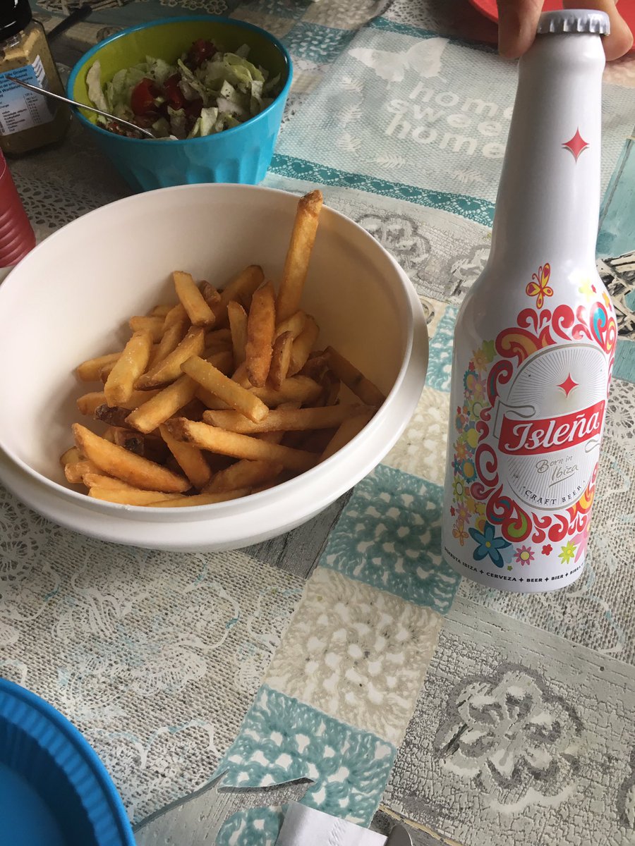 petervdvloet's tweet photo. Op deze bijzondere dag, van een super bijzondere vriend/collega @B_Visschedijk een heerlijk vakantie biertje. Bennie het was verrukkelijk, zacht en vol smaak. #willmeetagain https://t.co/xKQar9CLYs
