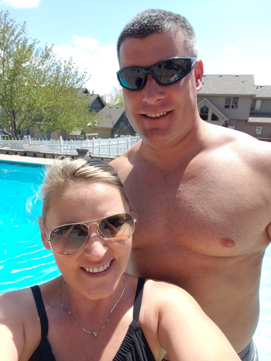 RealtrTiffany's tweet photo. Pool is OPEN! https://t.co/1Ljz6e5VDM