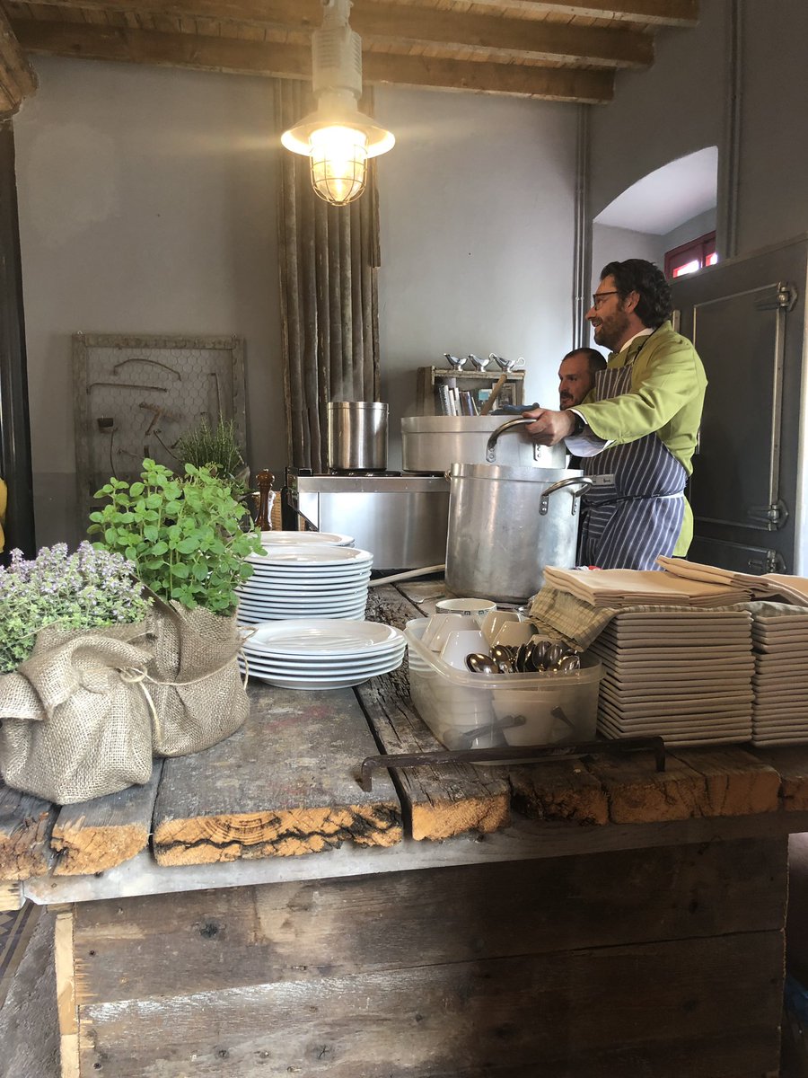 Ilcorazziereh's tweet photo. Al Mulino di Baggero il pranzo tradizionale brianzolo per i nostri clienti tedeschi. Cuciniamo e raccontiamo la nostra storia #baggero #ruralresort #corazziere Traditional lunch at Baggero Water mill https://t.co/GFwH0dmnaA