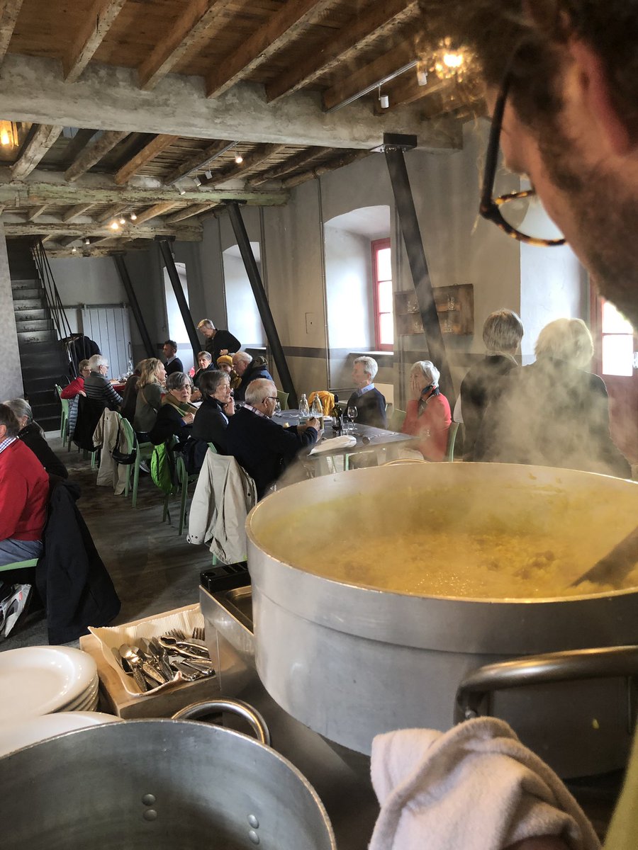 Al Mulino di Baggero il pranzo tradizionale brianzolo per i nostri clienti tedeschi. Cuciniamo e raccontiamo la nostra storia #baggero #ruralresort #corazziere Traditional lunch at Baggero Water mill