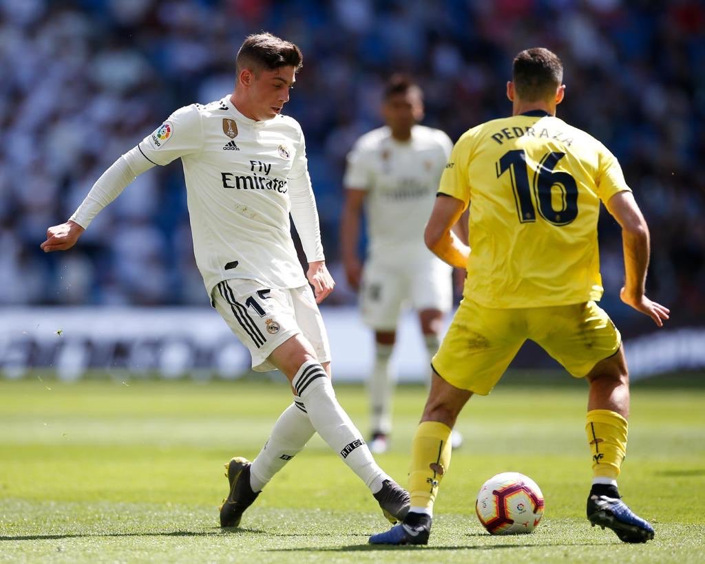 fedeevalverde's tweet photo. Buen partido de todos! Lindos goles  @marianodiaz7 ⚽️⚽️ y @JesusVallejo ⚽️ 😉 #HalaMadrid https://t.co/KNN4qyqUJk