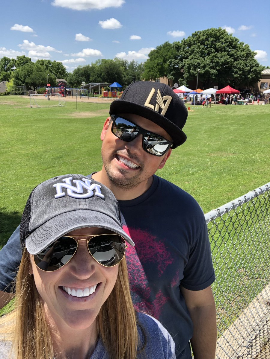 TheCoachFuller's tweet image. My 1st MHE Peep at the Coops! Loved watching our students perform,  seeing all the awesome chicks &amp;amp; sugar skulls they made in art, &amp;amp; lots of good shopping from local vendors &amp;amp; @MHECommunity families! Awesome way to end #healthytexasweek! #mhepe #risdconnects #risdmoves
