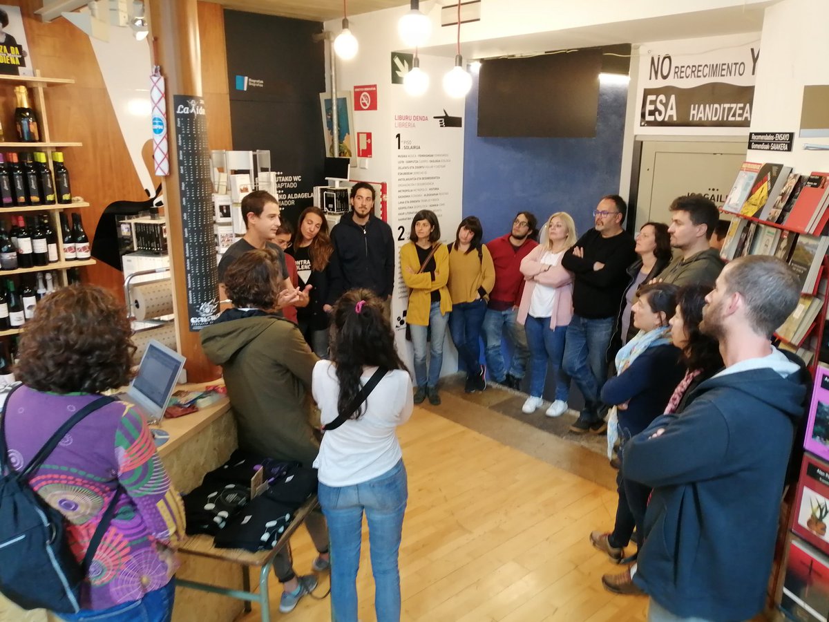 rosapinkable's tweet photo. Sortida @postgrauess visitant projectes d'#ESS a Iruña i Bilbo. Cap de setmana intens, compartint reflexions i recuperant l'essència de l'Economia: sempre social i transformadora!
Eskerrik asko @katakrak54 @Geltoki_ #EHBIERCOOP @OlatuKoop @BilboLabore @wiki_toki @_consonni_ https://t.co/883PkXlRmv