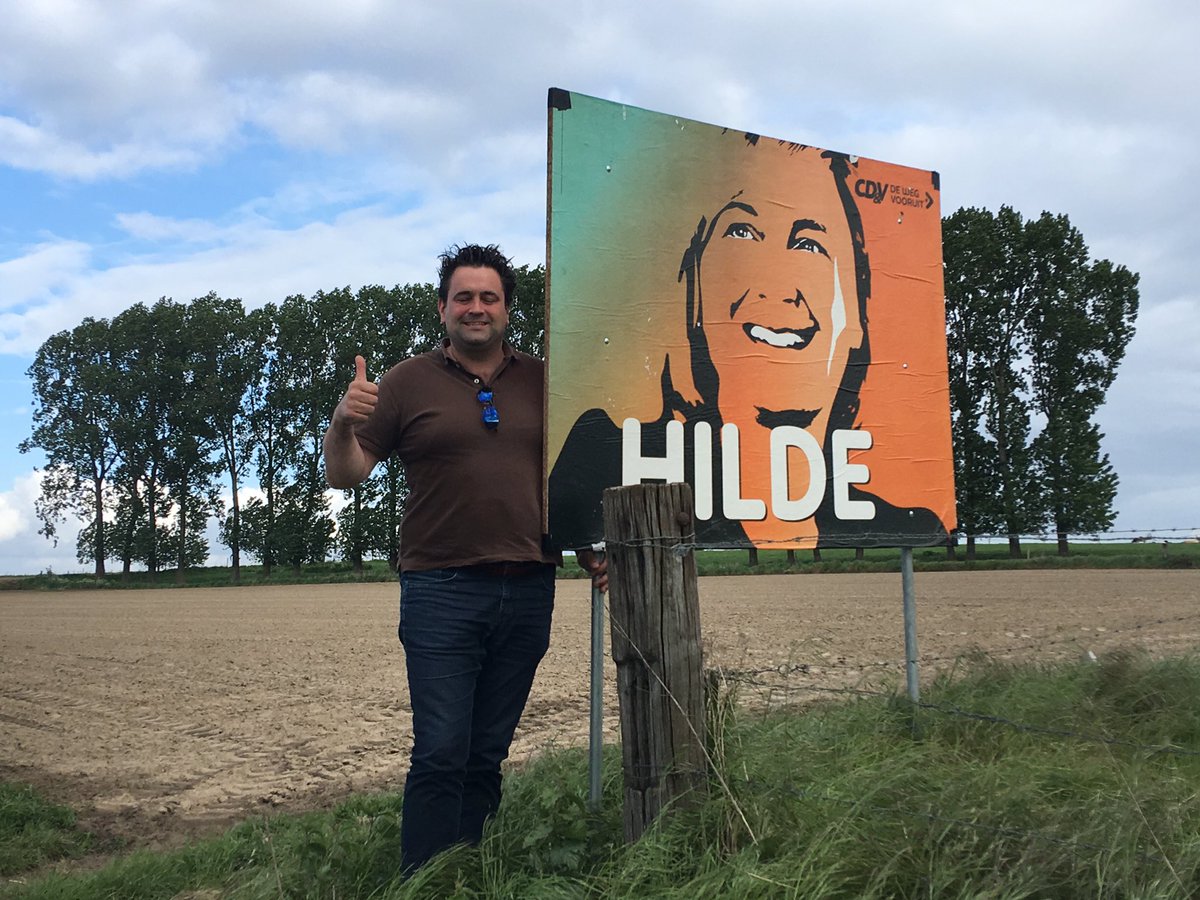 joscarwilde's tweet photo. Ook onze baas heeft een groen randje 😜🍀 #Hilde #ThysOpTien #vk19 https://t.co/WRV3fJm0gO