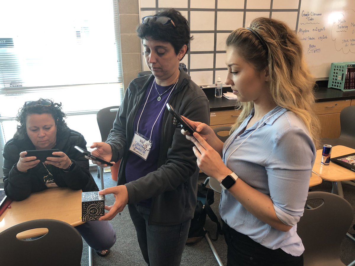 TabaldoOnTech's tweet image. First session of Day 2 #CUEBOLD Jonathon Nalder @jnxyz talking about #FutureWE using @MergeVR @OculusGaming and more! #WeAreCUE #VR #AR @MyTechToolbelt @cueinc