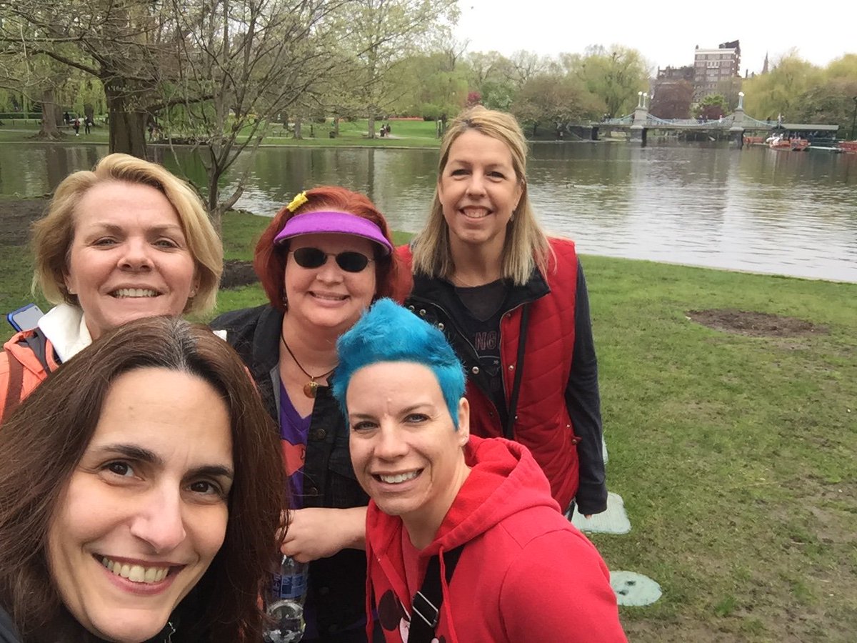 Redrose_AT's tweet photo. Over the moon happy that we got to finally meet @PaulaP569 & experience her beautiful city with her! Happiest of birthdays Paula!! 🎂🎉🎈😊🤗
And so wonderful to have dinner & spend some time with you @m_mcquaid!😊
#SnkTwitterGroup #BestSquadEva https://t.co/LJvK0N8yyh