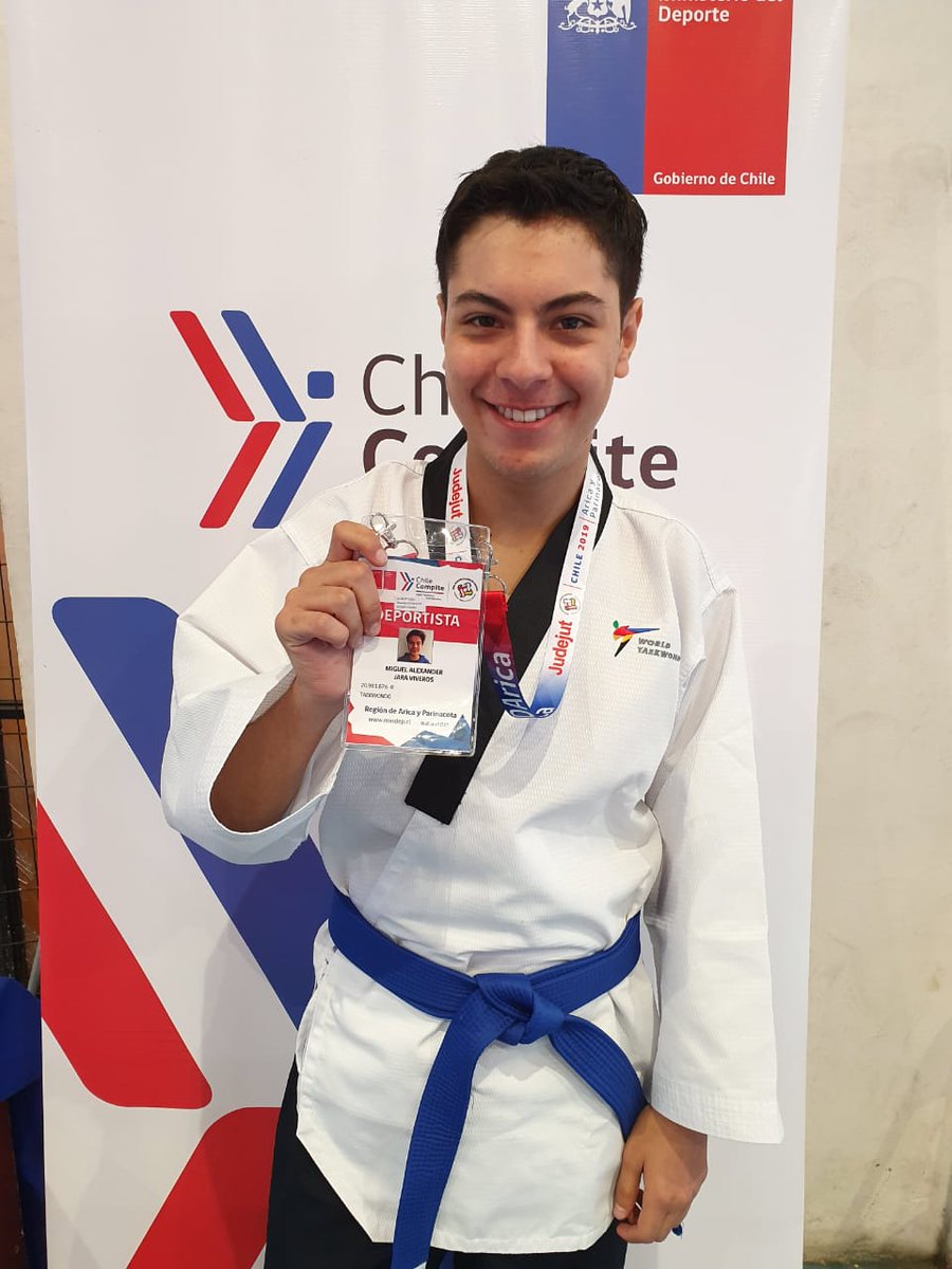 MindepArica's tweet photo. #Judejut2019: Arica y Parinacota conquista su primera medalla en el taekwondo que se realiza en la ciudad de Iquique. Migue Jara Viveron logro medalla de oro en Poomsae (formas) categoría cinturones azules. #ChileCompite #INDArica https://t.co/LThhqglff1
