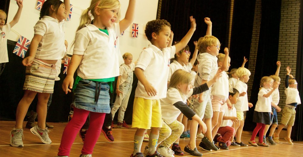 ★ Summer camp (4-12 jaar)

Je kind beleeft met Engels voor Bengels een te gekke week, volledig in het Engels. Kijk hier voor een locatie bij jou in de buurt >> ow.ly/jHbq50tZ6om