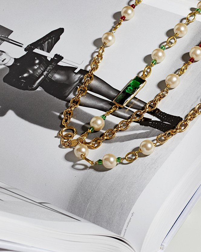 resee's tweet photo. Statement Jewelry: The bar none accessories for the Summer SHOP: https://t.co/a8sWn7706x
#resee #vintagejewelry #vintageisnow https://t.co/TvX2fFsK1G