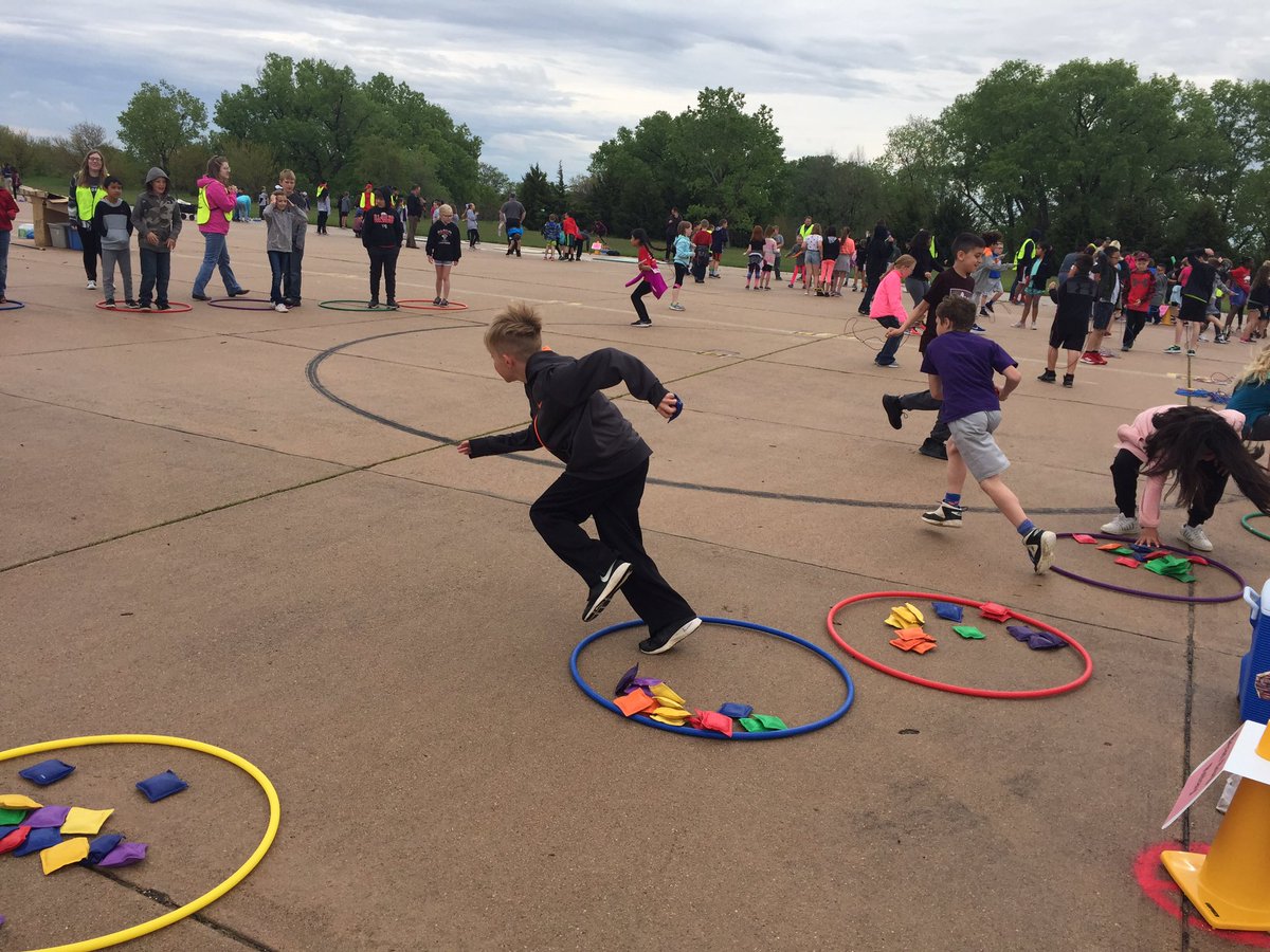 ESEPhysEd's tweet image. Kansas Kids Fitness Day 2019!  What a great day of fitness and fun for our 3rd graders!  #307Cards