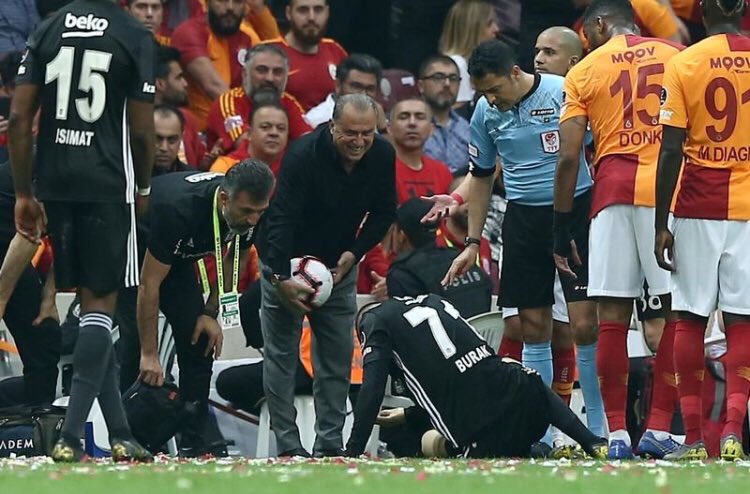 emreasllan's tweet photo. Bağırın ulan şampiyon #galatasaray diye 🦁 🏆 https://t.co/4d8rLJjgj2