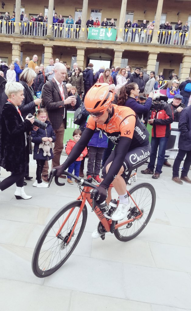 johnnyianson's tweet photo. https://t.co/Vq1tTCi0Kt. #TDY #BBCTDY @ThePieceHall @letouryorkshire https://t.co/bSIKdjduH7