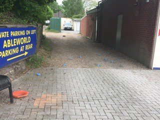 Neil - Row Z tweet media