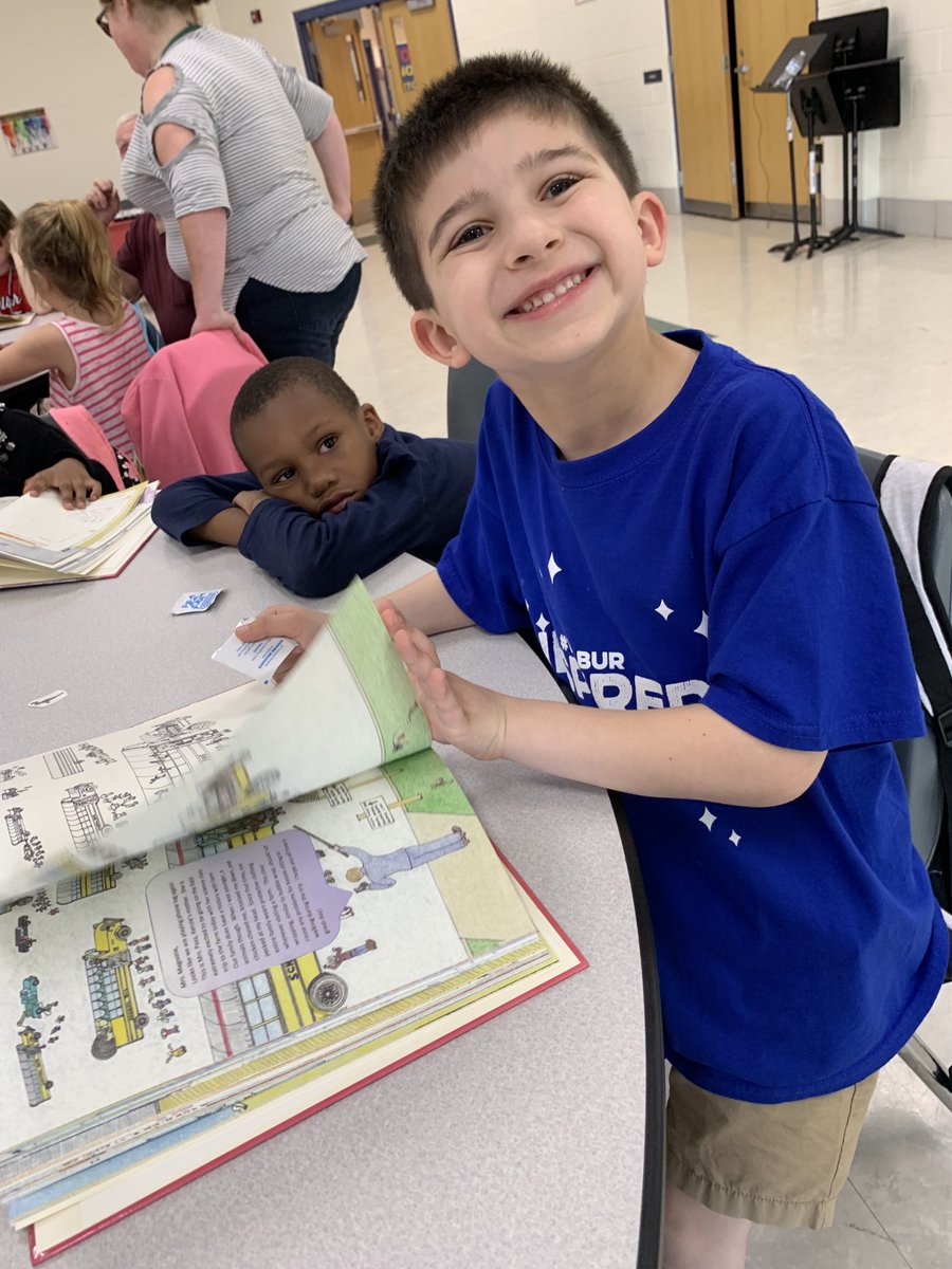 bethrhowell's tweet photo. It is so exciting to see my book in actual kids' hands! #wilburinspired https://t.co/et8Gztubyo https://t.co/3LELRjU97P