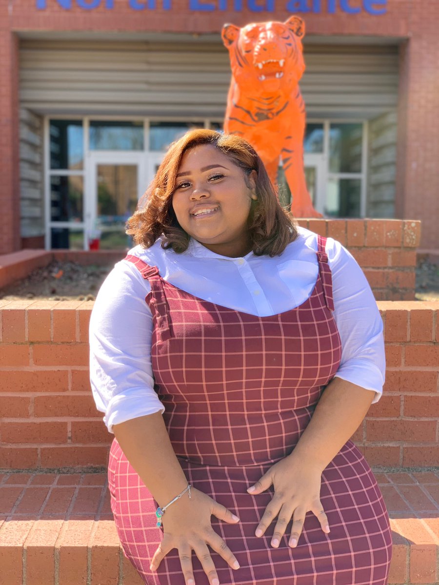 Ssu2021's tweet photo. As we wrap up Sophomore year!!!!! We want to Welcome  and Congratulate the new SSU21 SGA class board. 🎉💙🧡. They have some great ideas coming for us as we enter Junior Year sooooo stay tuned and stay involved. #SSU21 #SSU
Junior Class Vp: Mya Morton
@fungirlpumpkn https://t.co/2E3yFGAsFe