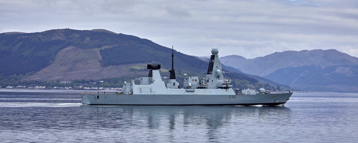 DougieCoullPix's tweet image. Few more Formidable Shield exercise arrivals to the Clyde today.

#formidableshield #Navy #USNavy #shipsinpics #scotland #riverclyde #shipping #royalnavy