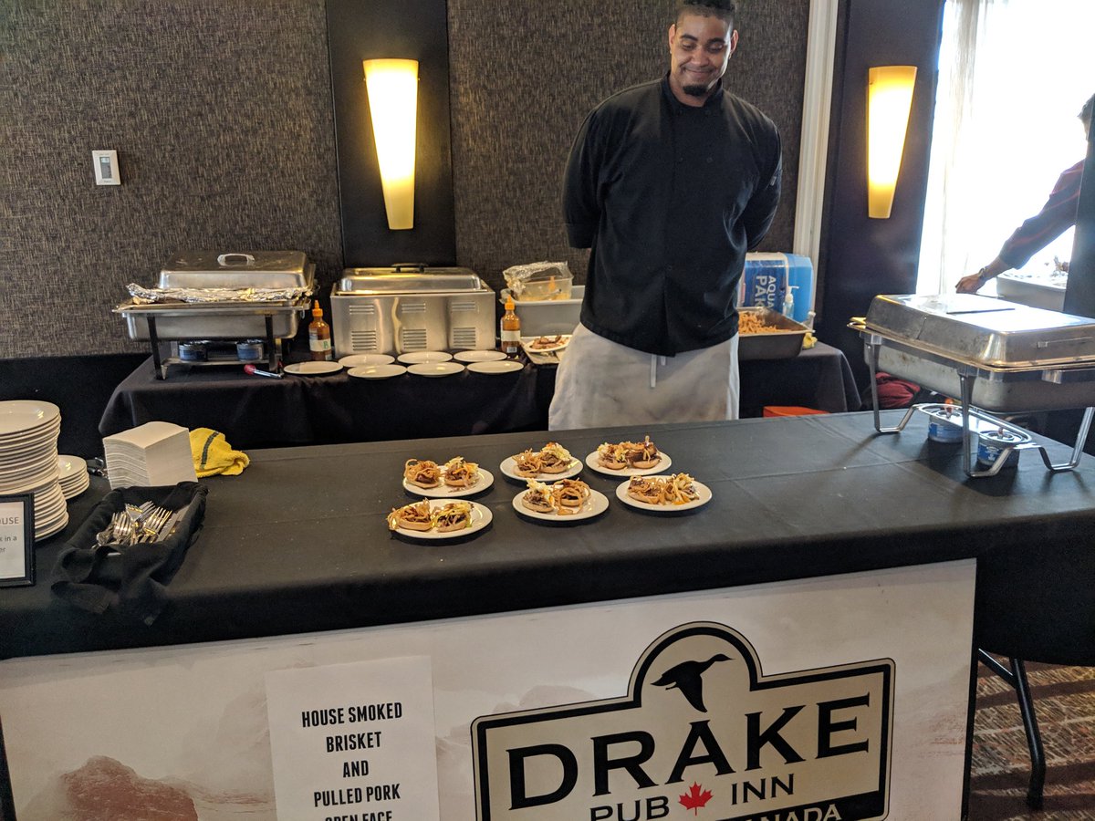 Brisket and pulled pork sliders! Great way to enjoy #brunch, at #canmoreuncorked. Festival may be over but you can still enjoy <a href="/DrakePub/">Drake Public House</a> BBQ menu daily