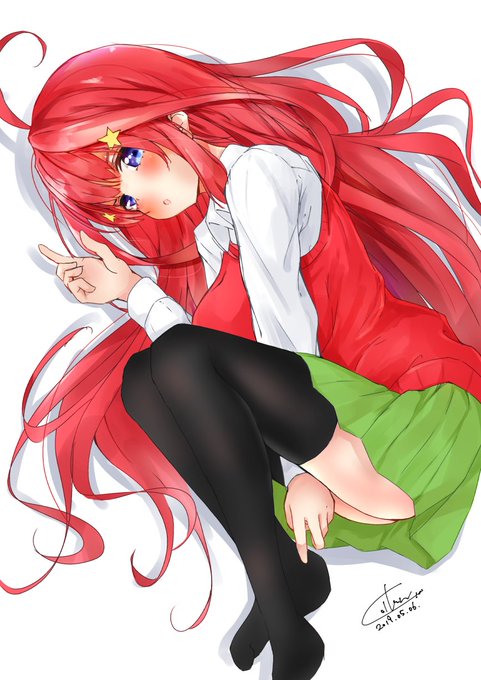 こるとん🐙さんがTwitterに投稿した中野五月(五等分の花嫁)のイラスト。