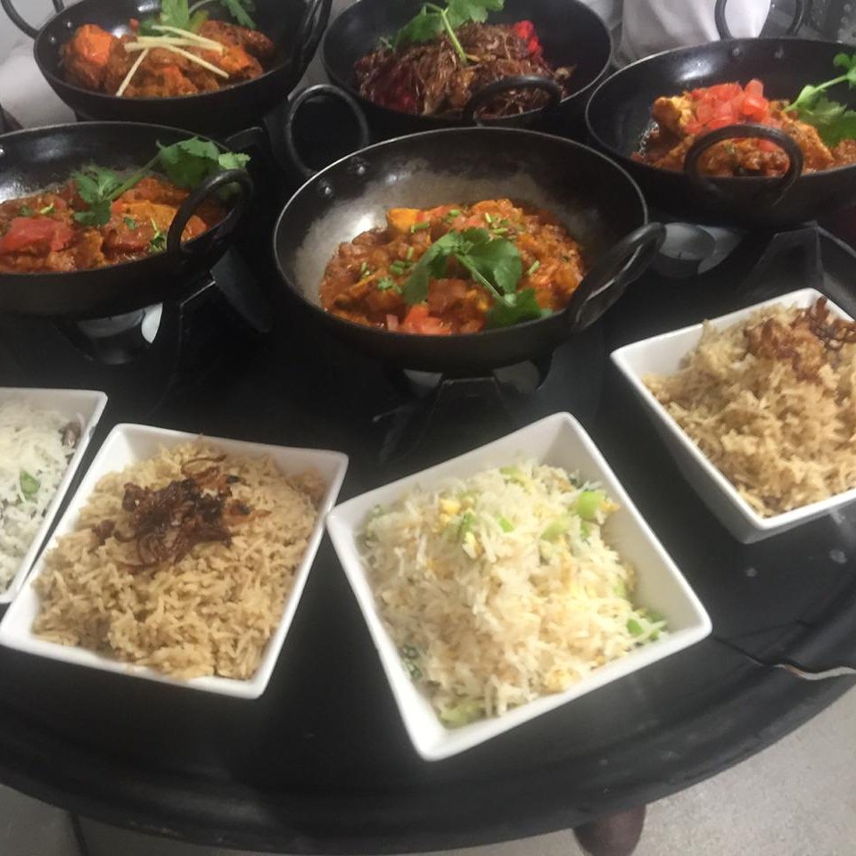 The__FrontRoom's tweet photo. DINNER IS SERVED! 😋

#curry #independentsheffield 
#feedfeed #indianfood #sheffieldfood #foodies #curryporn #indianfoodporn #indiancurry #indiancuisine 
#hillsborough #sheffield https://t.co/0t5ETAxzA4