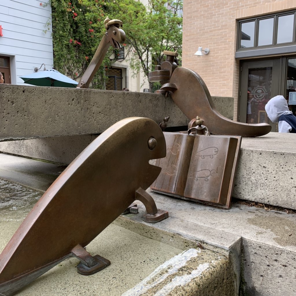 ajzellmer's tweet image. Love this fountain in Claremont Villages. Evolution art! #herpsci