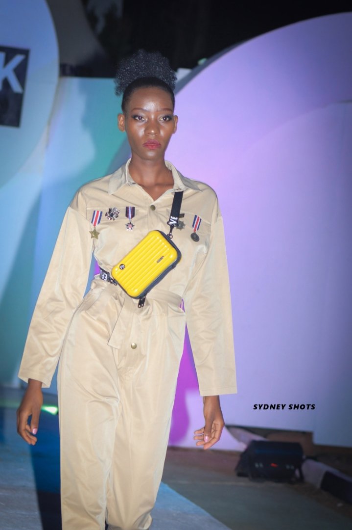 iamposhbysandy's tweet image. #runwaymodels,#bossmodel #runwayqueen rocking outfit by @fashionloftug