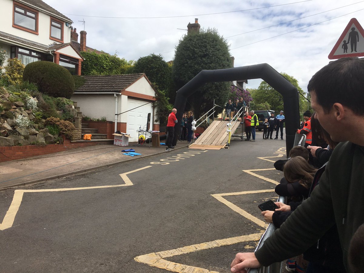 binks_64's tweet photo. Great day at Curdworth Soapbox Derby. Raised nearly £1100 for Children with Cancer UK #cwcuk #kwikfit #soapbox https://t.co/zNgRtXnKBz
