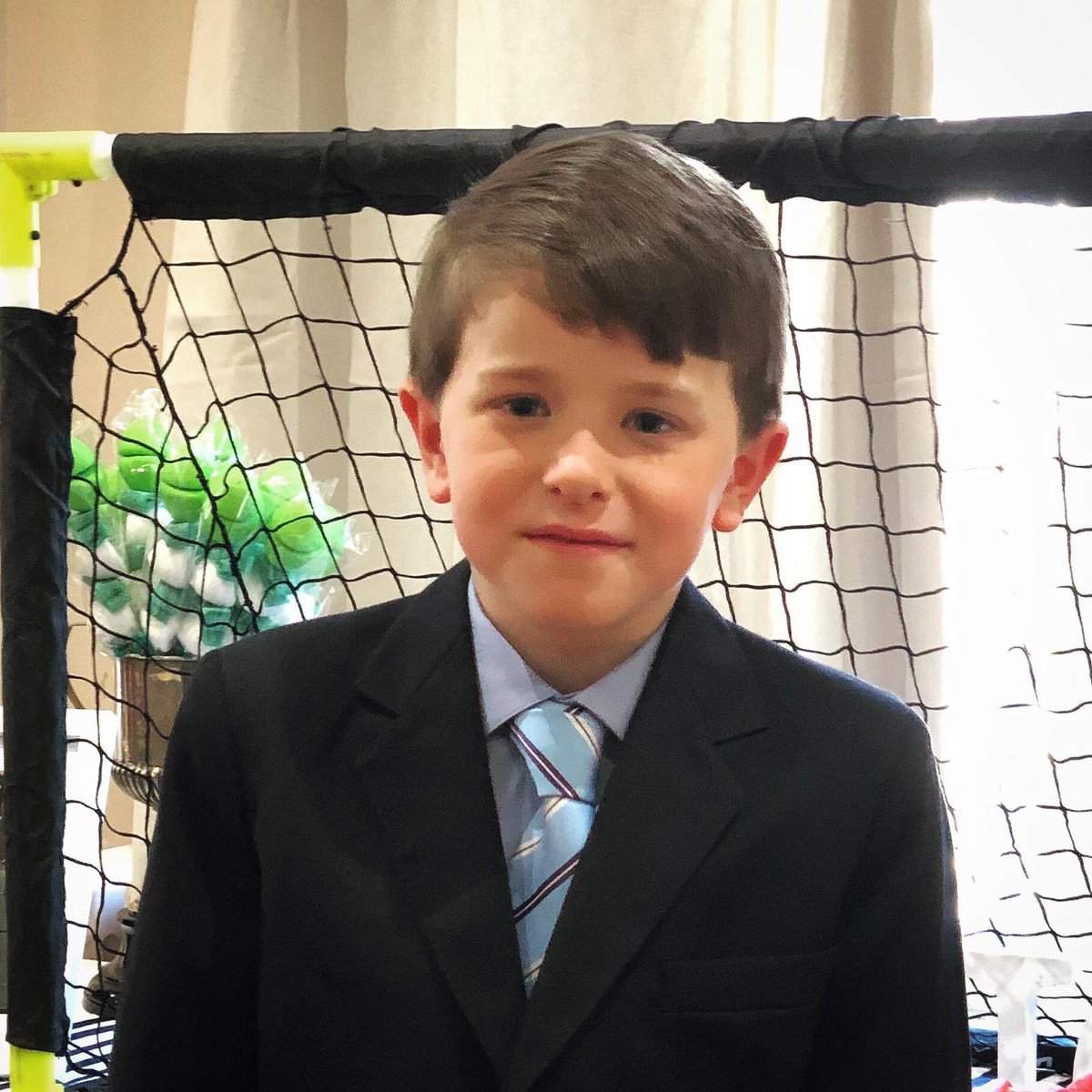FallaTelefonica's tweet photo. Nuestro Presidente Infantil celebró ayer sábado su Primera Comunión y nos comparte una imagen recuerdo de su gran día.
¡Muchas Felicidades, Julio! #fallaribera #fallatelefonica https://t.co/vXU4cI0cmp