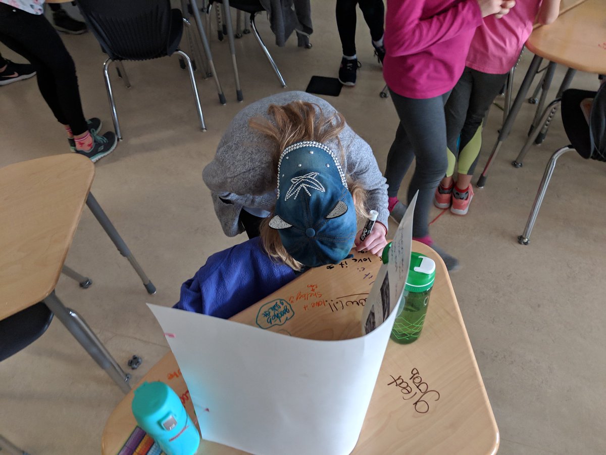MswRvs's tweet photo. 📷: Students in 5W and 5H spent time showcasing their learning of classroom chemistry and historical writing. Students were able to share and reflect on their learning through class activities, presentations, and museum walks. We all offered feedback too! https://t.co/foOiX46b4s