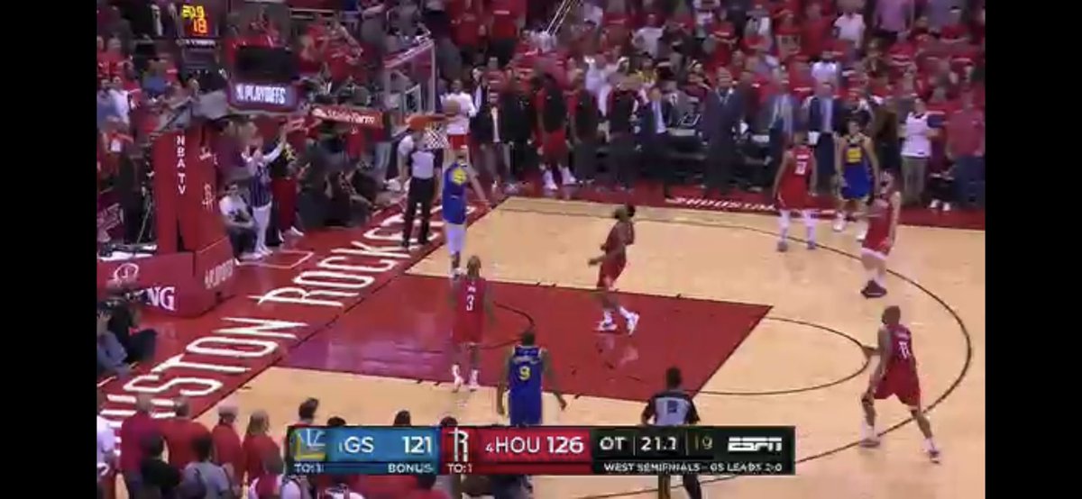 ototheg's tweet photo. Highlight of the game last night https://t.co/GcPKTieDaN