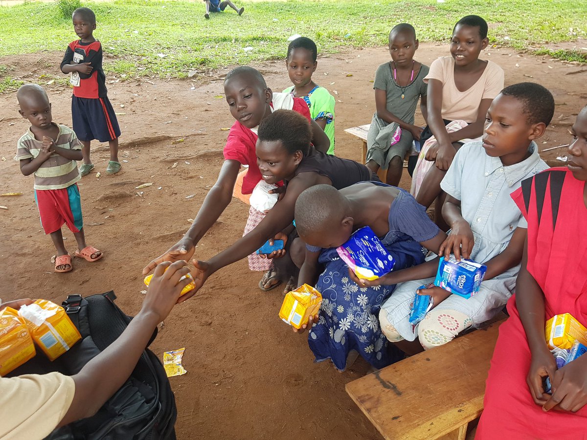 hop4lifecommun2's tweet photo. Menstruation is Normal & Natural.
No Girl can abstain from Periods.
But many times Menstruation means End of education for many girls.
And this leads to alot of suffering among so many girls.
Enough with the Silence & that's why with @Heimatstern_org, pads are given to the girls https://t.co/KWtGoddBmO