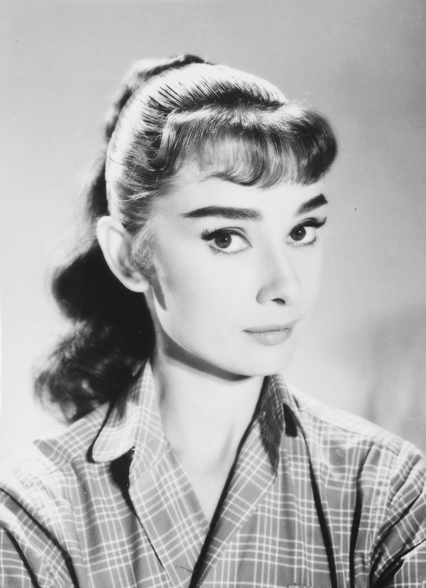 SoAudreyHepburn's tweet image. Audrey Hepburn photographed by Pierluigi Praturlon for War and Peace, 1956