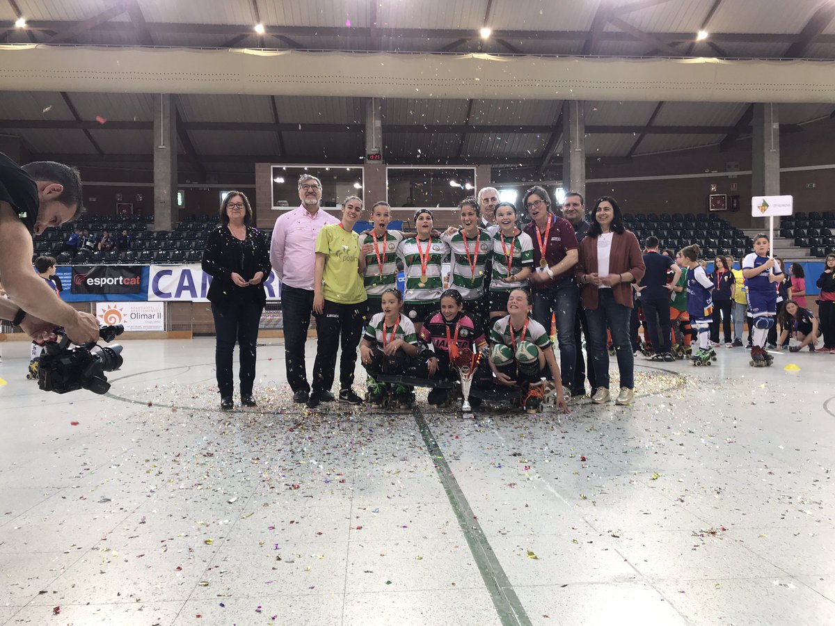 CambrilsEsport's tweet photo. Gràcies a @CambrilsCh @FCPatinatge #Fem12 Enhorabona als equips de @cpvilanova @cptordera @igualadafhcp @chcaldes @hcpalau @oficial_cham @GironaCH @clubpativic Agraïts de tenir-vos a #cambrils 👏👏👏👏 @ajcambrils @CambrilsEsport @Cami_Cambrils @jmvalles https://t.co/WAS2GdTlTd
