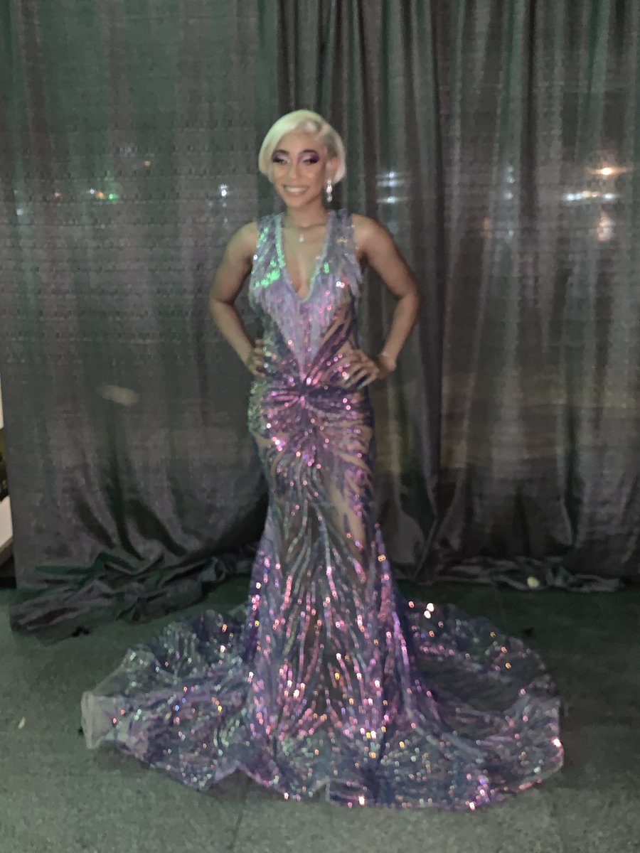 ___ashari's tweet photo. I did my damn thang 💦☔️🤤 #prom2019 #prom2k19 https://t.co/3WvVgknp6C