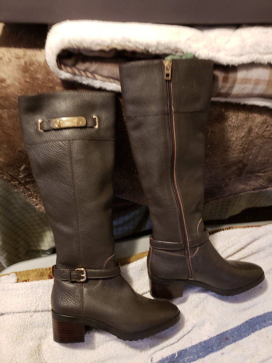 ShoeDaddy69's tweet image. #BootDaddy is looking for a loving  home #bootwhore for these #Coach #VinceCamauto boots...1st pair of brown Coach boots are size 5 the other 2 pair are 5.5