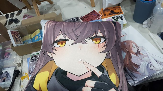 이번에도.. 나옵니다 쿠션
회지 빨리 끝내고 바로 재봉 시작할것 같네요 와! 이번에도 핸드메이드야
저번에 못 나왔던 라플레시아님의 흥국잠탱 쿠션도 같이나옵니다 하하 