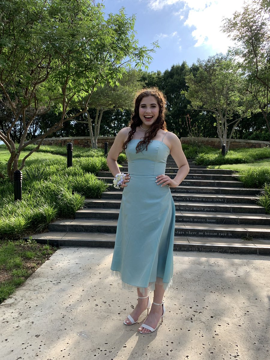 Elizadye's tweet image. prom☑️