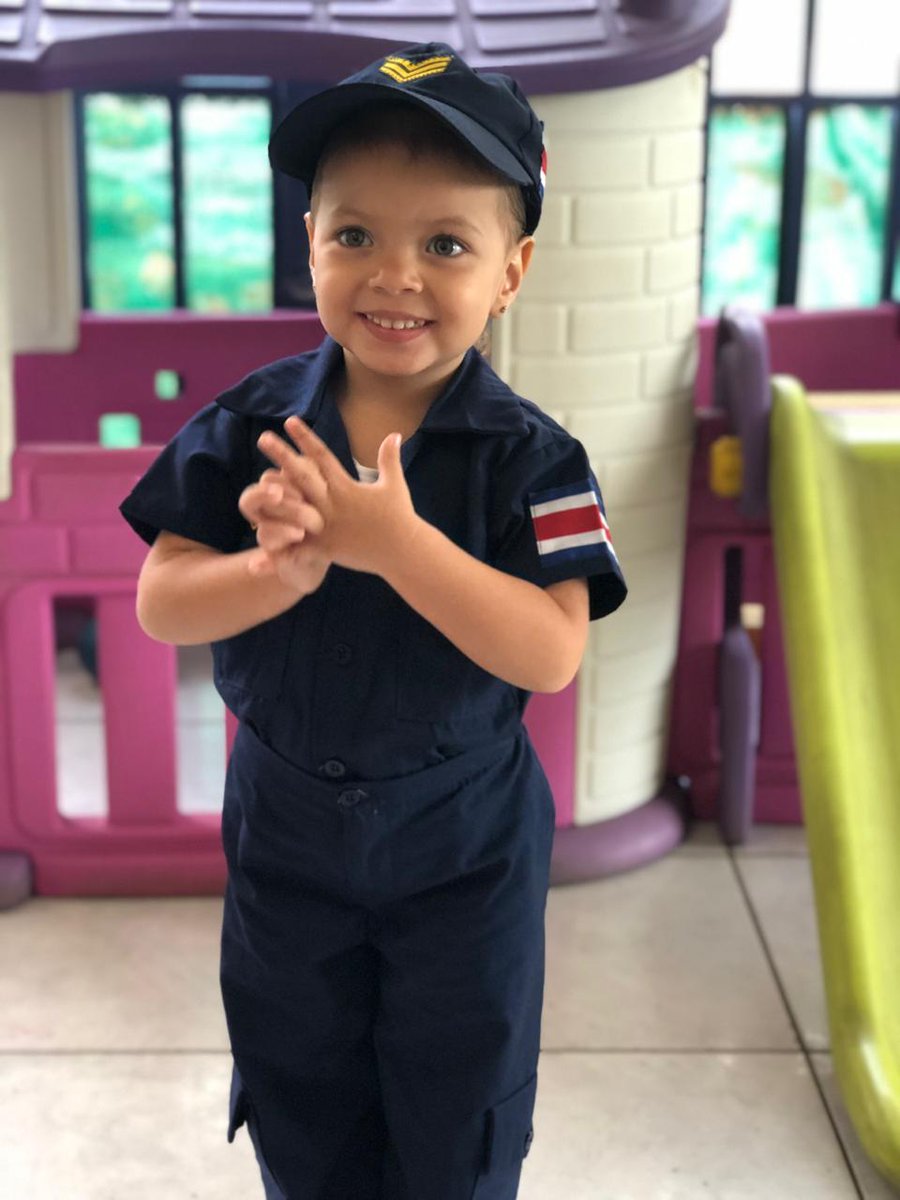 RoyalSchoolCR's tweet photo. El día Jueves celebramos el día del trabajador con nuestros #RoyalKids donde cada uno vino disfrazado de su profesión favorita. 😍👩‍✈️👨‍🔧👨‍🚒👩‍🚀👩‍⚕️ #AprendizajeSignificativo #CostaRica #RoyalShool https://t.co/XqsHPADmux