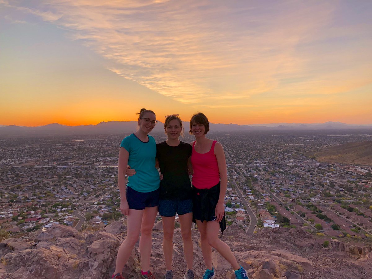 emilysharpe's tweet image. A couple pics from our Lookout Mountain sunrise 🌄 hike at #SOAPAM2019