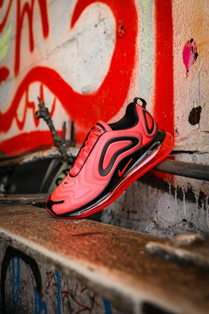 Foot Locker Twitter: "🔴⚫️🔴 #Nike Air Max 720 'Bright Crimson/Black' Launching In-Store and Online https://t.co/MC1hLI9zCZ" / Twitter