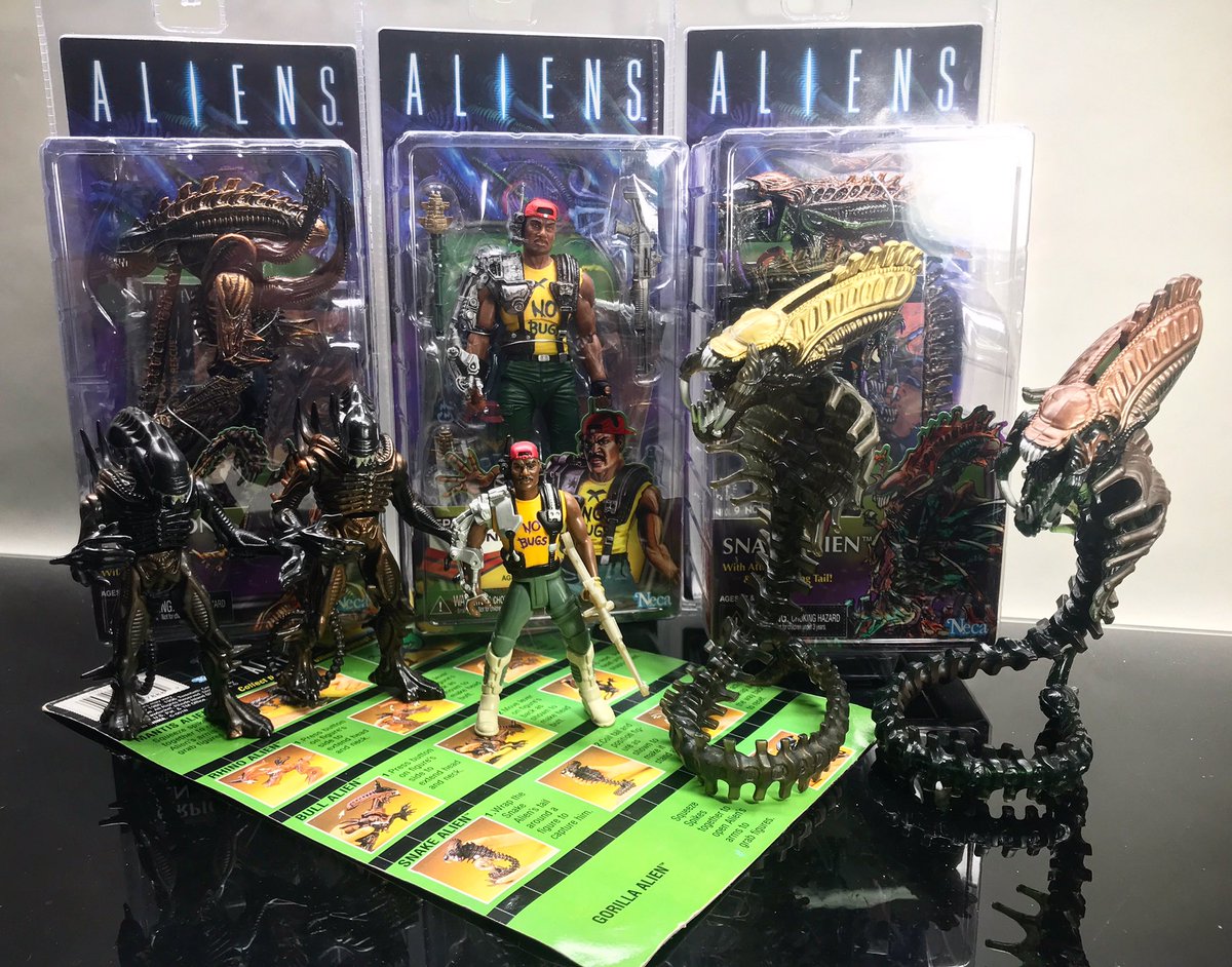 Toyshiz's tweet photo. NO BUGS ALLOWED!
Ah, the Kenner aliens, now with the @NECA_TOYS aliens, is there a grander sight to behold😢! Look for the reviews (finally) this week! #kenner #neca #necatoys #alien #xenomorph #snakealien #scorpionalien #toyshiz https://t.co/ekabIgAYv6