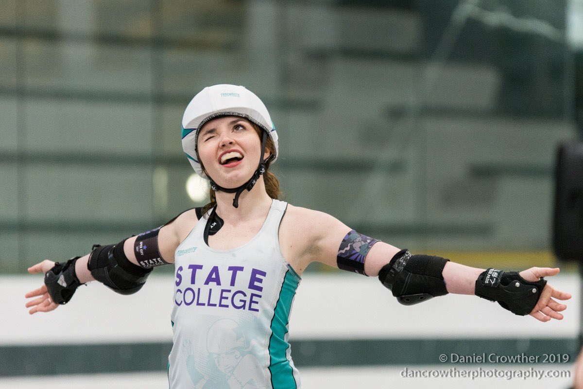 LetterHavoc's tweet photo. Me: I can’t wait to see game photos, I hope the photographer caught me looking strong and fierce.

Also me:
#derbytwitter #rollerDERPy https://t.co/SDl6gYfIc8